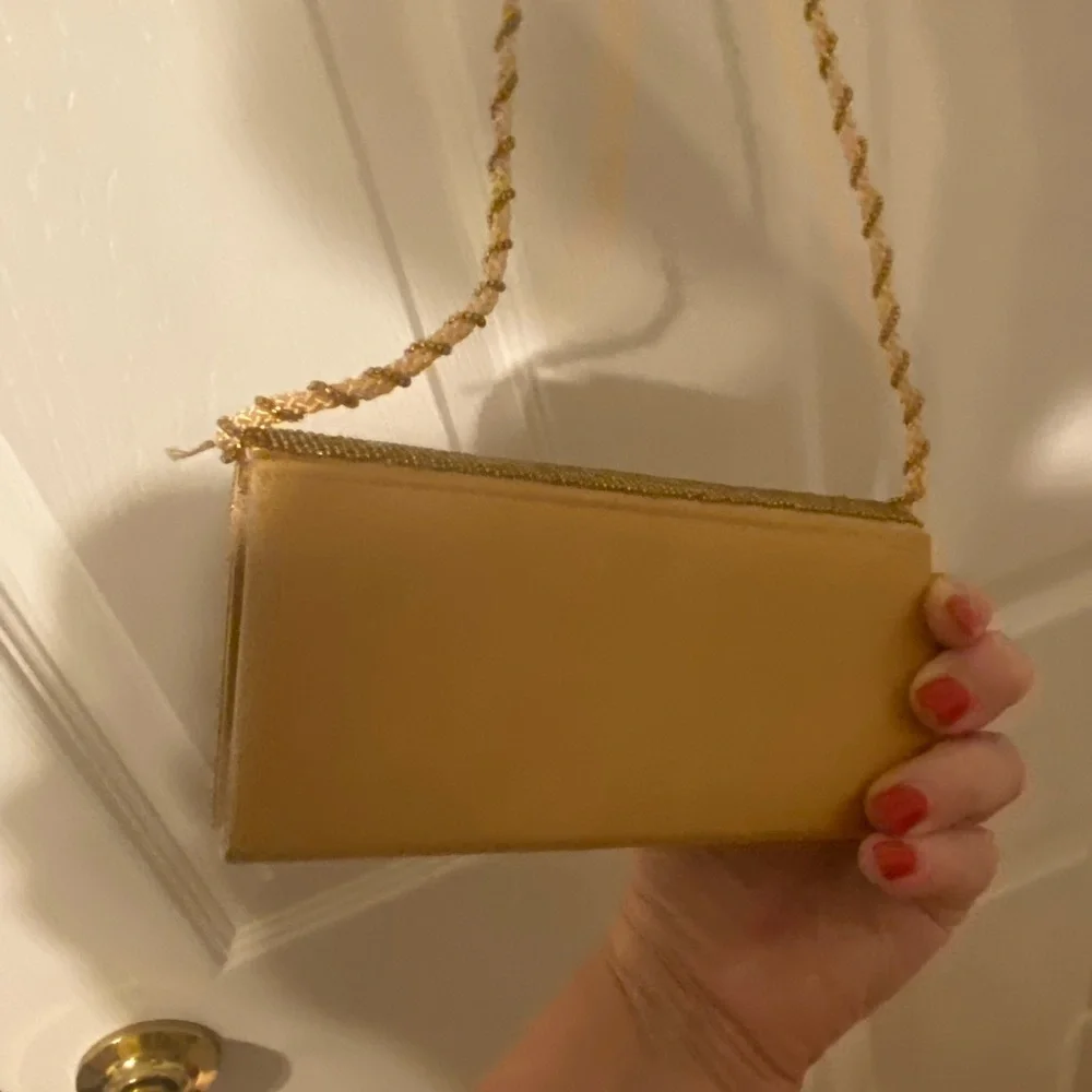 LA Ragale  gold clutch - Picture 3 of 4